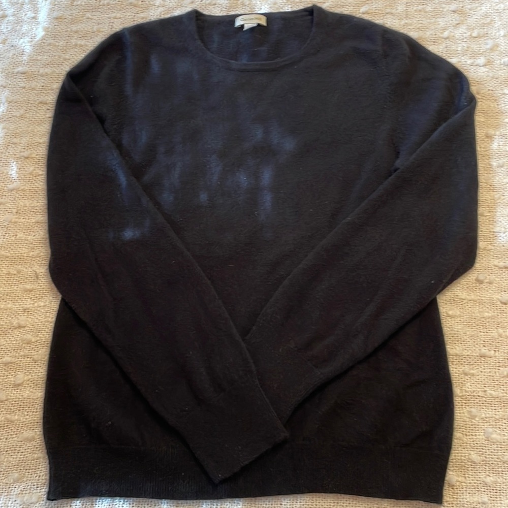 Garnet Hill Black Cashmere pullover long sleeve sweater.